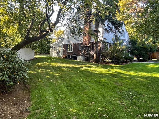 1 Grange Court, Teaneck, NJ 07666
