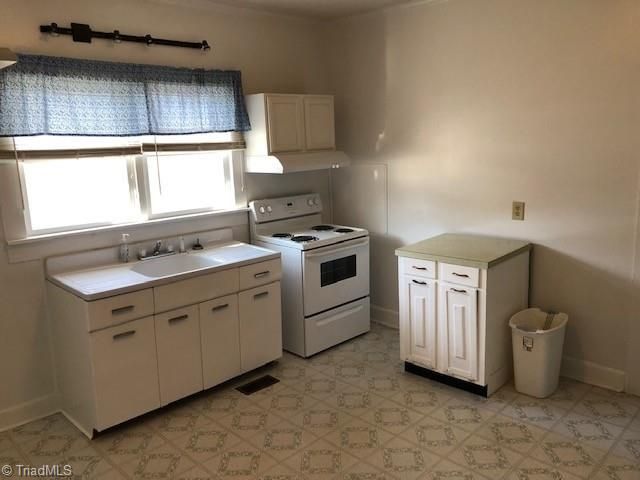 1143 Carolina Avenue, Eden, NC 27288