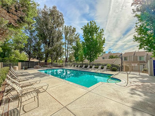 24524 Mcbean 14, Valencia, CA 91355