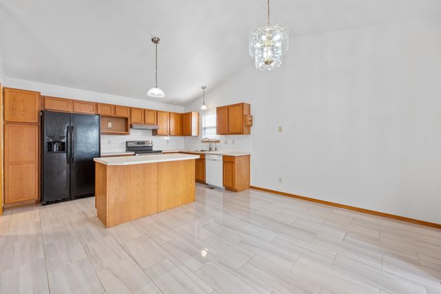 10419 W 35th St S, Wichita, KS 67215