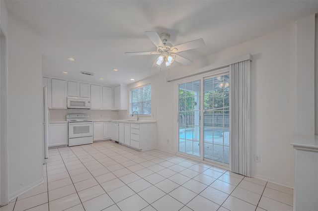 34 S Willow Point Circle, The Woodlands, TX 77382