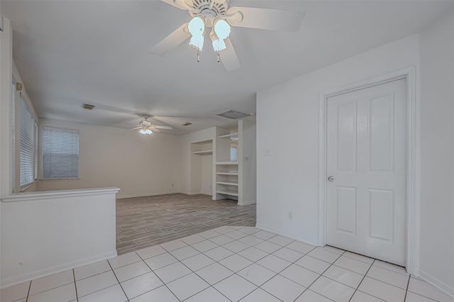 34 S Willow Point Circle, The Woodlands, TX 77382
