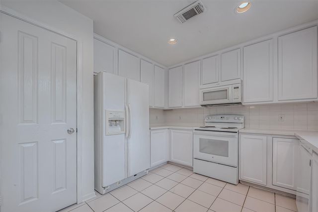 34 S Willow Point Circle, The Woodlands, TX 77382