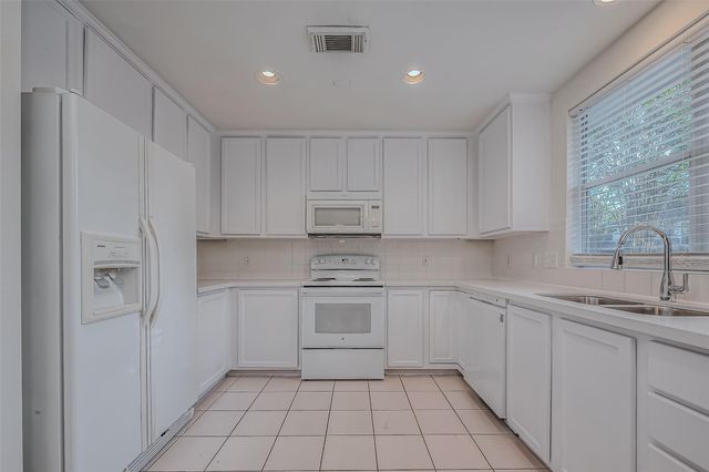 34 S Willow Point Circle, The Woodlands, TX 77382