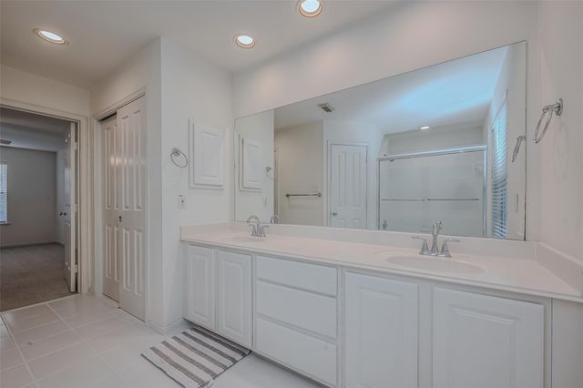 34 S Willow Point Circle, The Woodlands, TX 77382