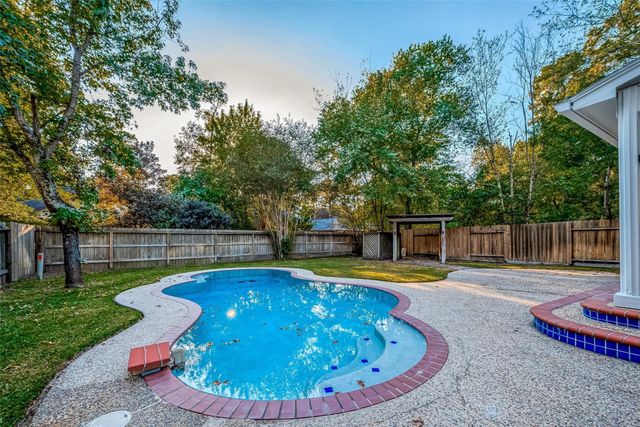 34 S Willow Point Circle, The Woodlands, TX 77382