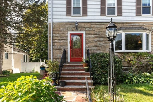 12 Headland Way, Medford, MA 02155