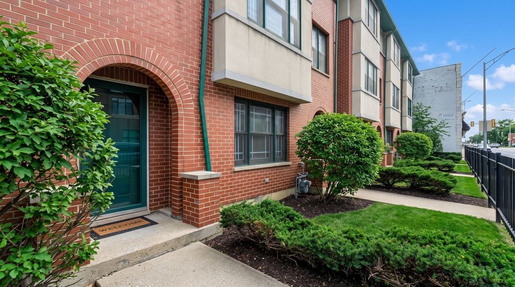 821 N Harlem Avenue, Oak Park, IL 60302 — exterior
