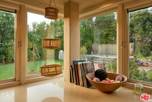 22068 Topanga School Road, Topanga (los Angeles), CA 90290