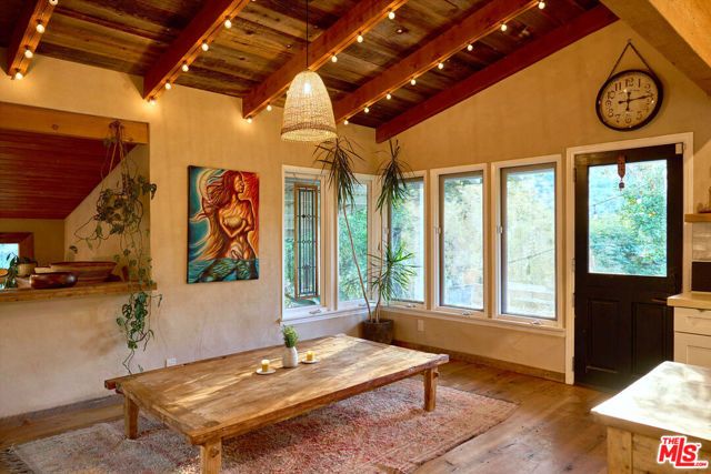 22068 Topanga School Road, Topanga (los Angeles), CA 90290