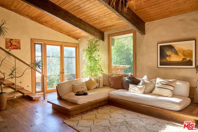 22068 Topanga School Road, Topanga (los Angeles), CA 90290