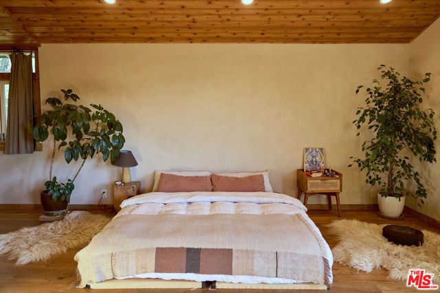 22068 Topanga School Road, Topanga (los Angeles), CA 90290