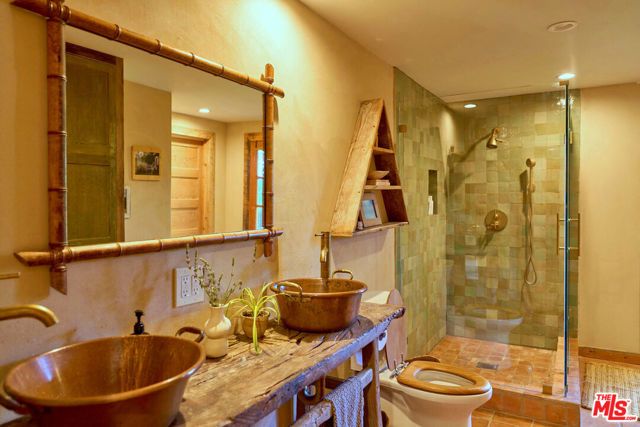 22068 Topanga School Road, Topanga (los Angeles), CA 90290