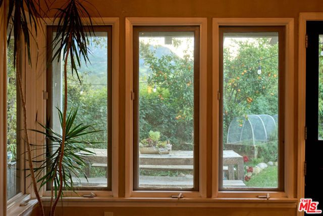 22068 Topanga School Road, Topanga (los Angeles), CA 90290