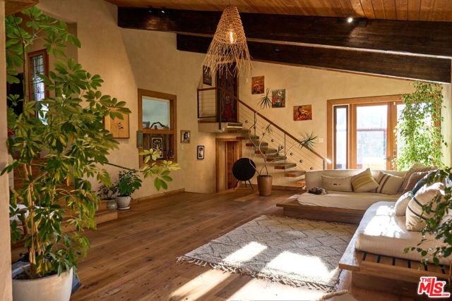 22068 Topanga School Road, Topanga (los Angeles), CA 90290