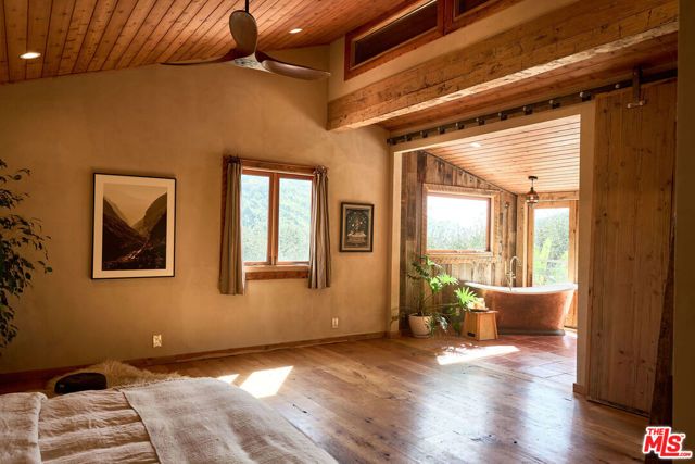 22068 Topanga School Road, Topanga (los Angeles), CA 90290