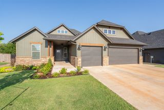 10301 Two Lakes Drive, Yukon, OK 73099