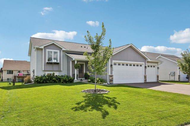 415 Eagle Street NW, Isanti, MN 55040