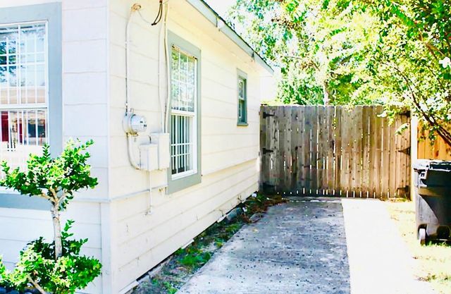 1429 N Durham Drive, Houston, TX 77008
