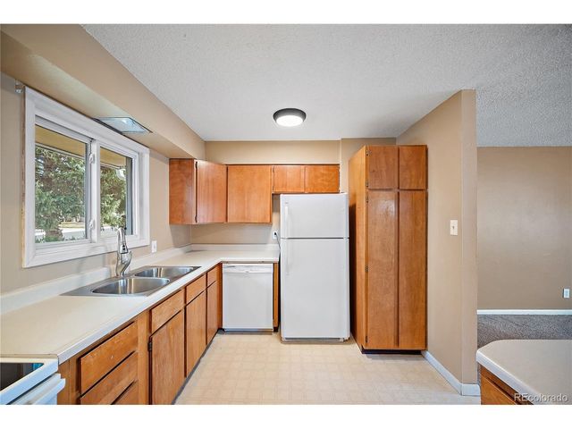 303 Solar Dr, Colorado Springs, CO 80907