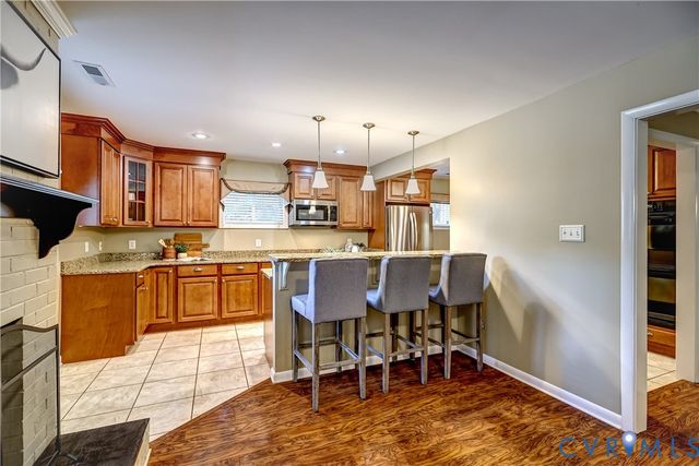 1516 Ednam Forest Dr, Henrico, VA 23238