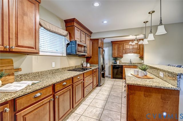 1516 Ednam Forest Dr, Henrico, VA 23238