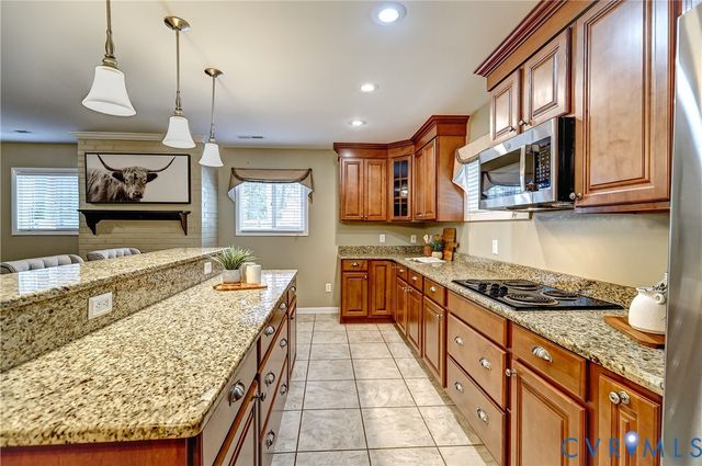 1516 Ednam Forest Dr, Henrico, VA 23238