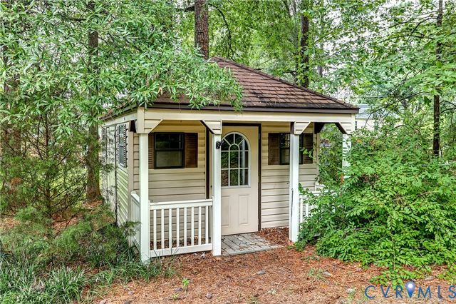 1516 Ednam Forest Dr, Henrico, VA 23238