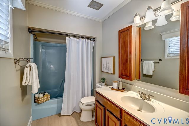 1516 Ednam Forest Dr, Henrico, VA 23238