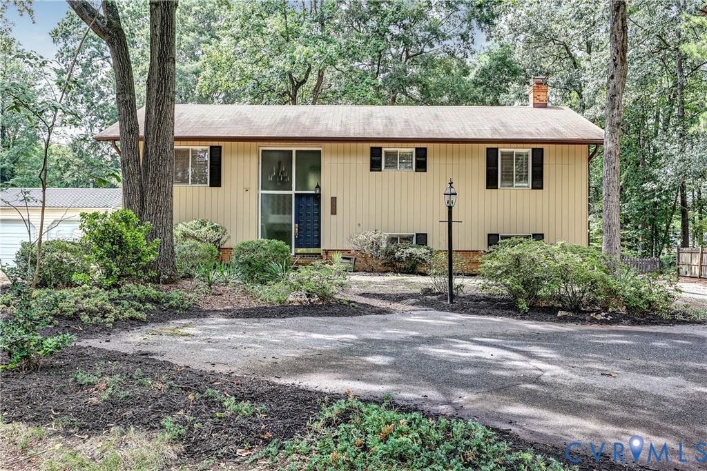 1516 Ednam Forest Dr, Henrico, VA 23238