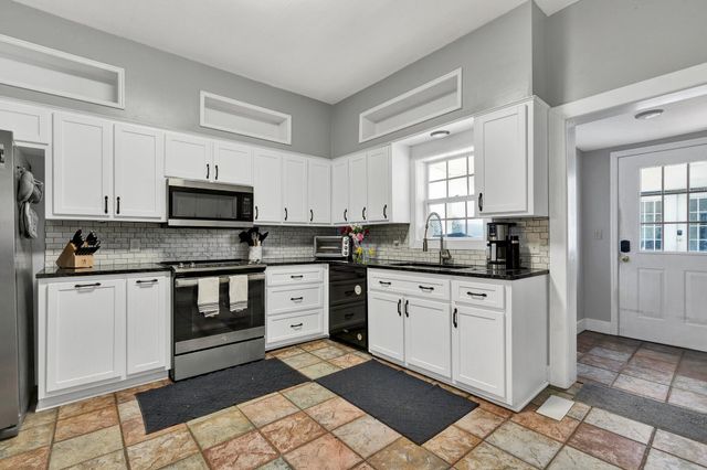 422 Tennessee Avenue, Etowah, TN 37331