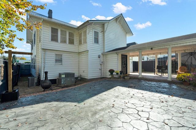422 Tennessee Avenue, Etowah, TN 37331
