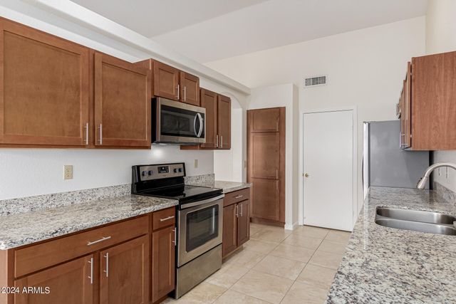 1290 W BUTLER Drive, Chandler, AZ 85224
