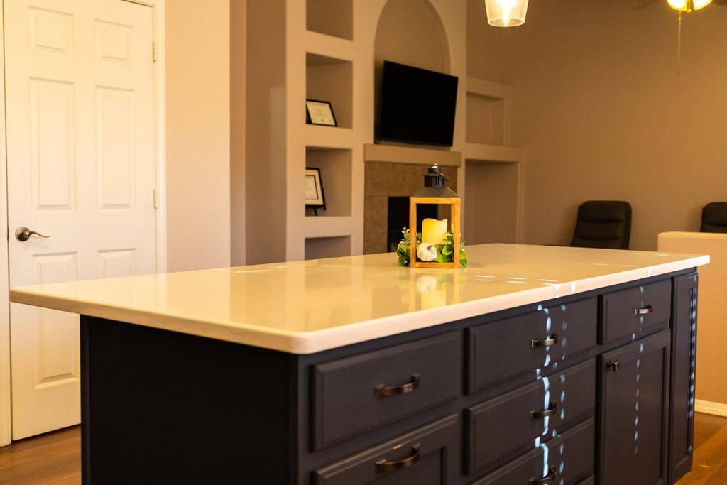 Image 11 of property listing at 8132 Long Mesa Place NW, Albuquerque, NM 87114