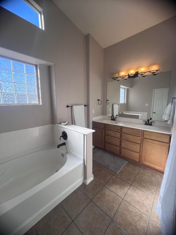 Image 20 of property listing at 8132 Long Mesa Place NW, Albuquerque, NM 87114