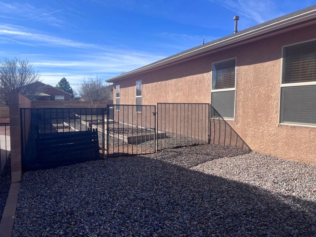Image 32 of property listing at 8132 Long Mesa Place NW, Albuquerque, NM 87114