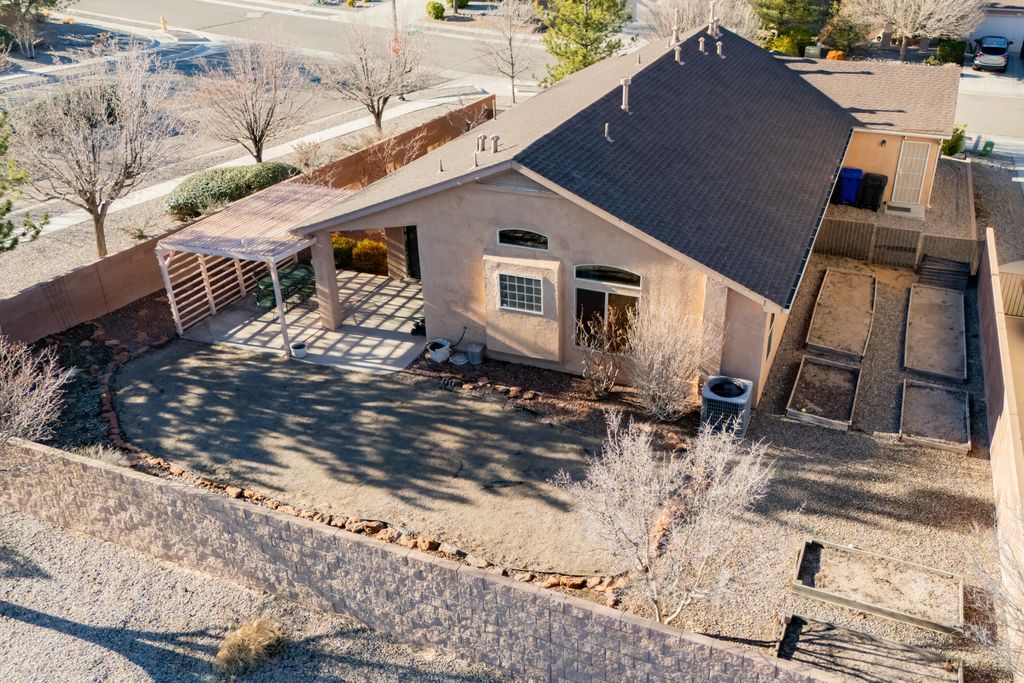 Image 33 of property listing at 8132 Long Mesa Place NW, Albuquerque, NM 87114