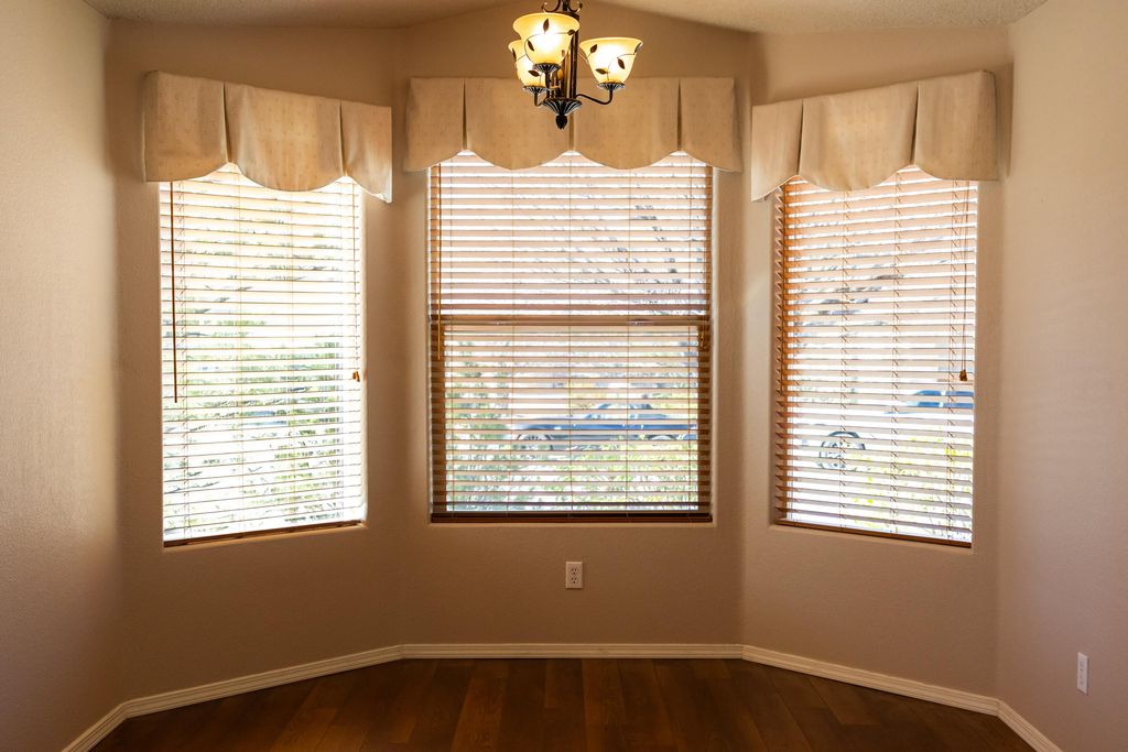 Image 4 of property listing at 8132 Long Mesa Place NW, Albuquerque, NM 87114