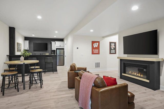 2257 Dyreson Road, Mcfarland, WI 53558