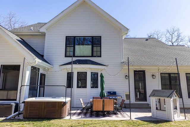 2257 Dyreson Road, Mcfarland, WI 53558