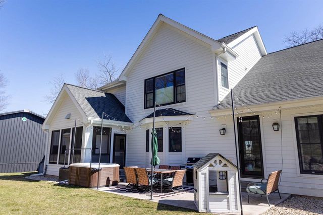 2257 Dyreson Road, Mcfarland, WI 53558