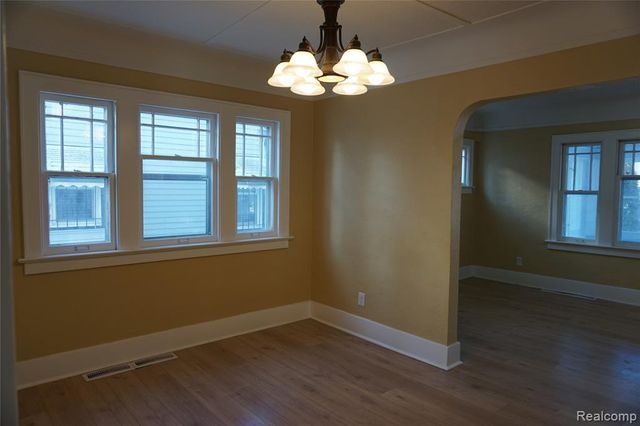 217 W Dewey Street, Flint, MI 48505