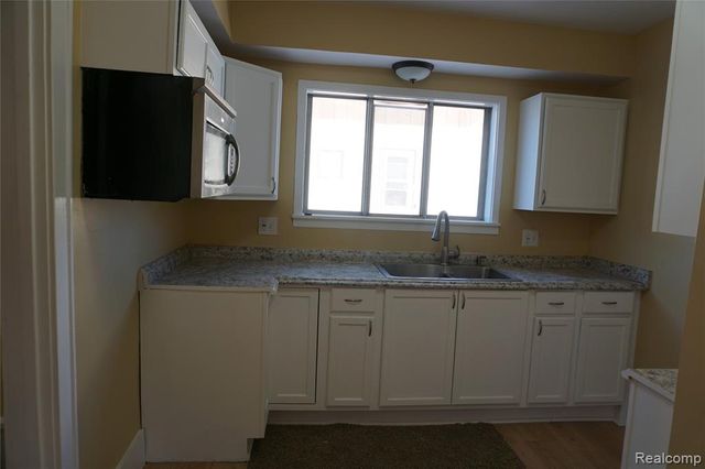 217 W Dewey Street, Flint, MI 48505