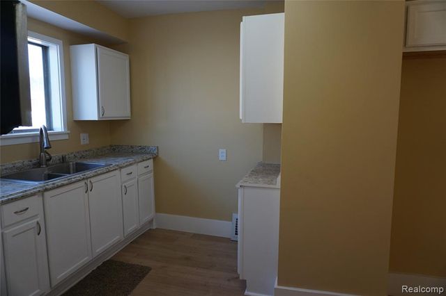 217 W Dewey Street, Flint, MI 48505