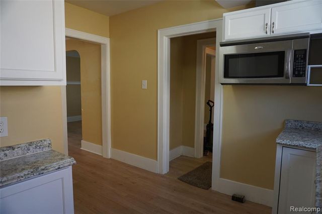 217 W Dewey Street, Flint, MI 48505