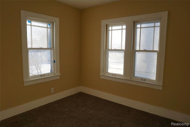 217 W Dewey Street, Flint, MI 48505