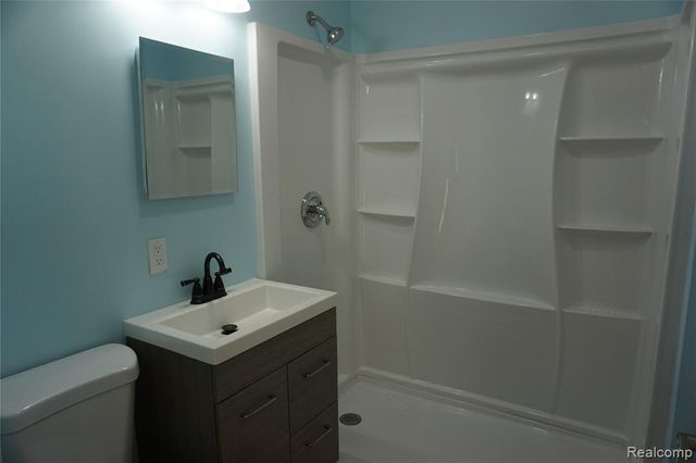 217 W Dewey Street, Flint, MI 48505