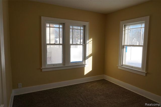 217 W Dewey Street, Flint, MI 48505