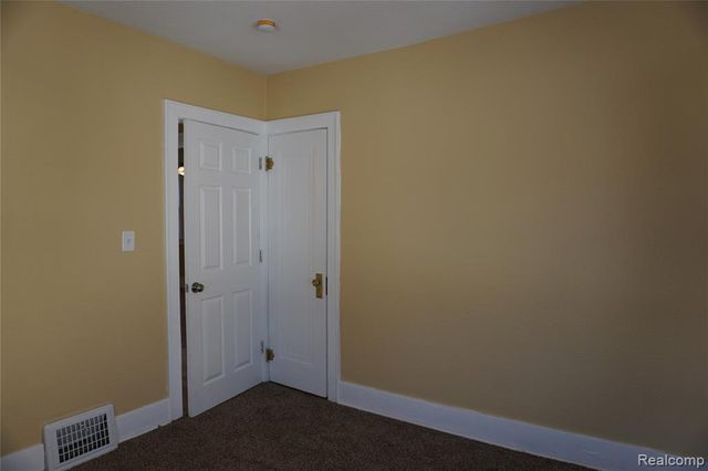 217 W Dewey Street, Flint, MI 48505