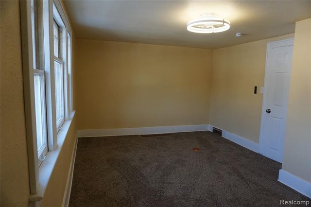 217 W Dewey Street, Flint, MI 48505